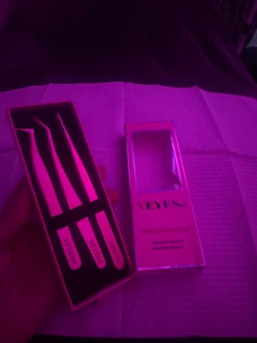 Customer photo review of Luxe Gold Precision Tweezer Trio