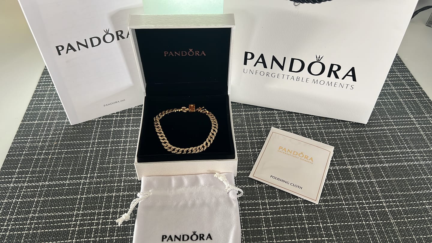 Customer photo review of PULSERA PANDORA TENIS TIMELESS PAVE BRILLANTE CUBANA ORO 14K + KIT DE REGALO