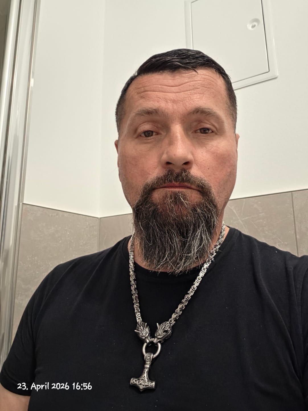 Customer photo review of Mjölnir King Chain