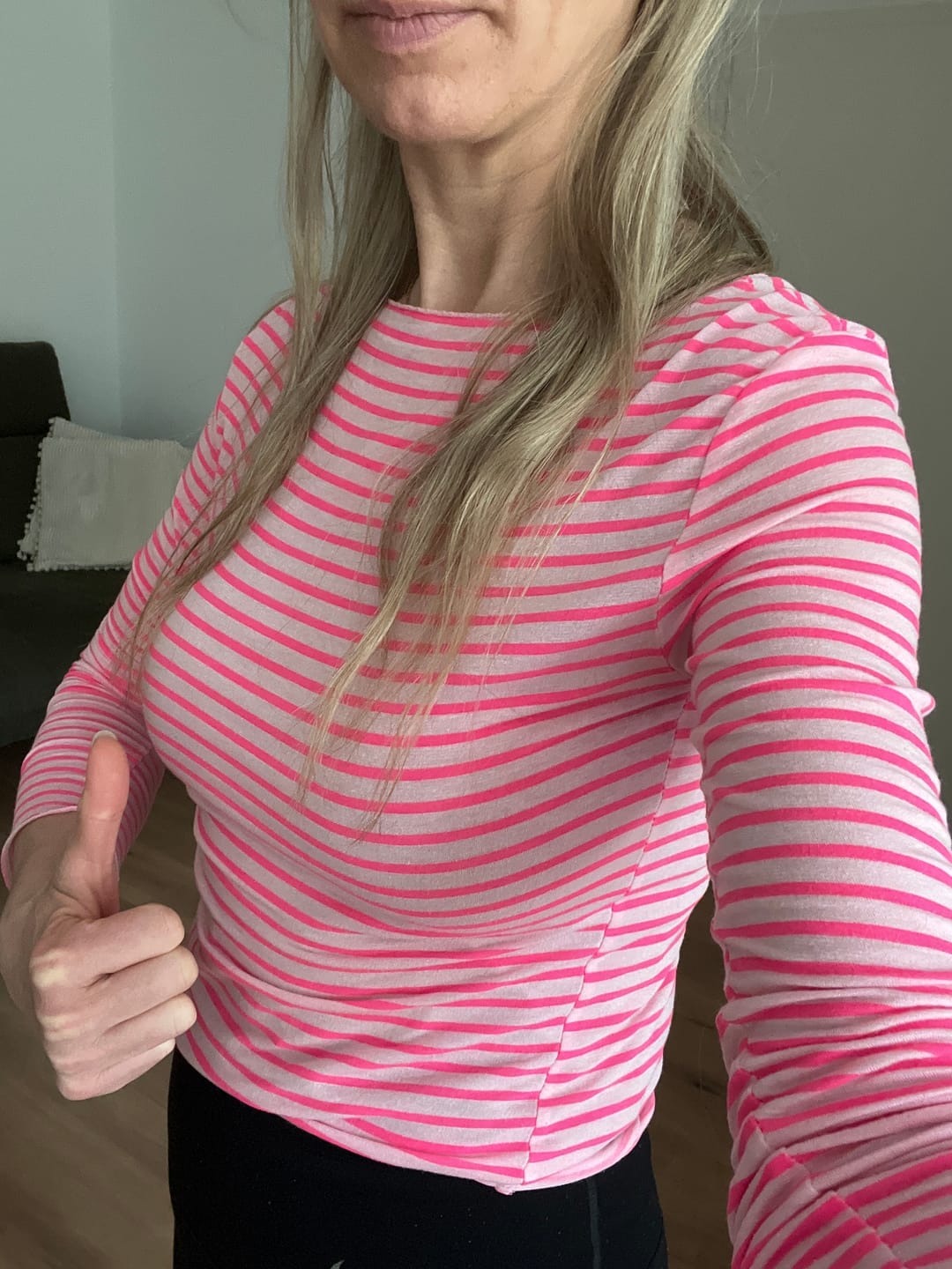 Customer photo review of LONGSLEEVE CASHMERE LIGHT NEON STRIPES