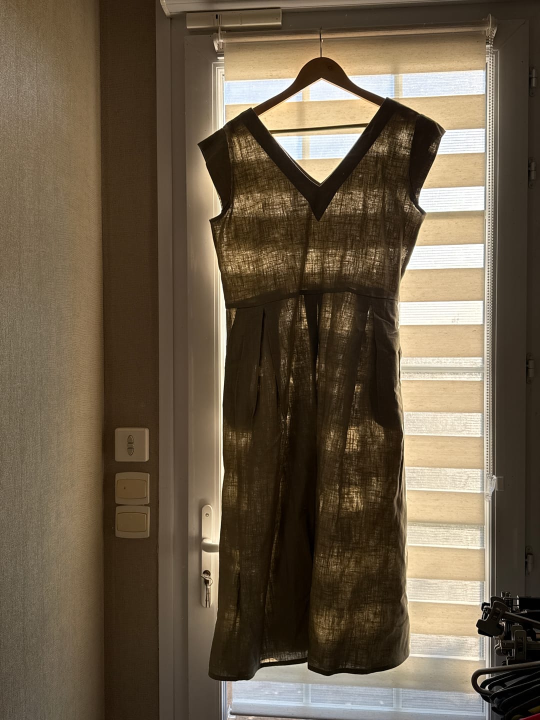 Customer photo review of Robe Louison - Lin kaki clair
