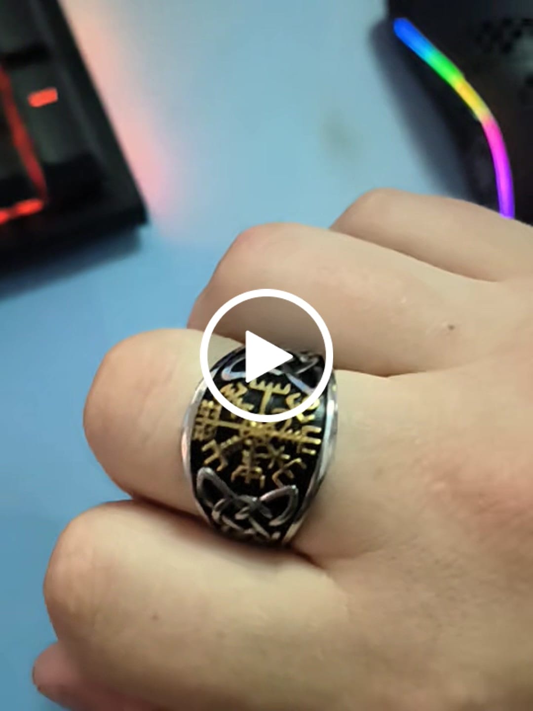 Customer video review of Vegvísir Ring