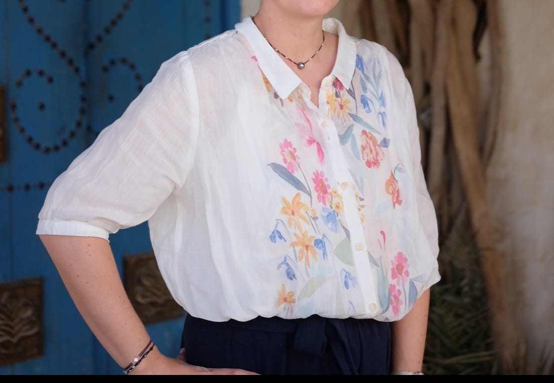 Customer photo review of Women Artsy Summer Flower Print Ramie Blouse
