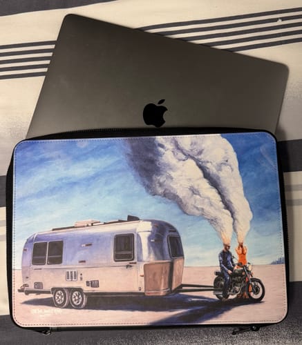 Customer photo review of Universalus kompiuterio dėklas LEAVE YOUR TROUBLES BEHIND