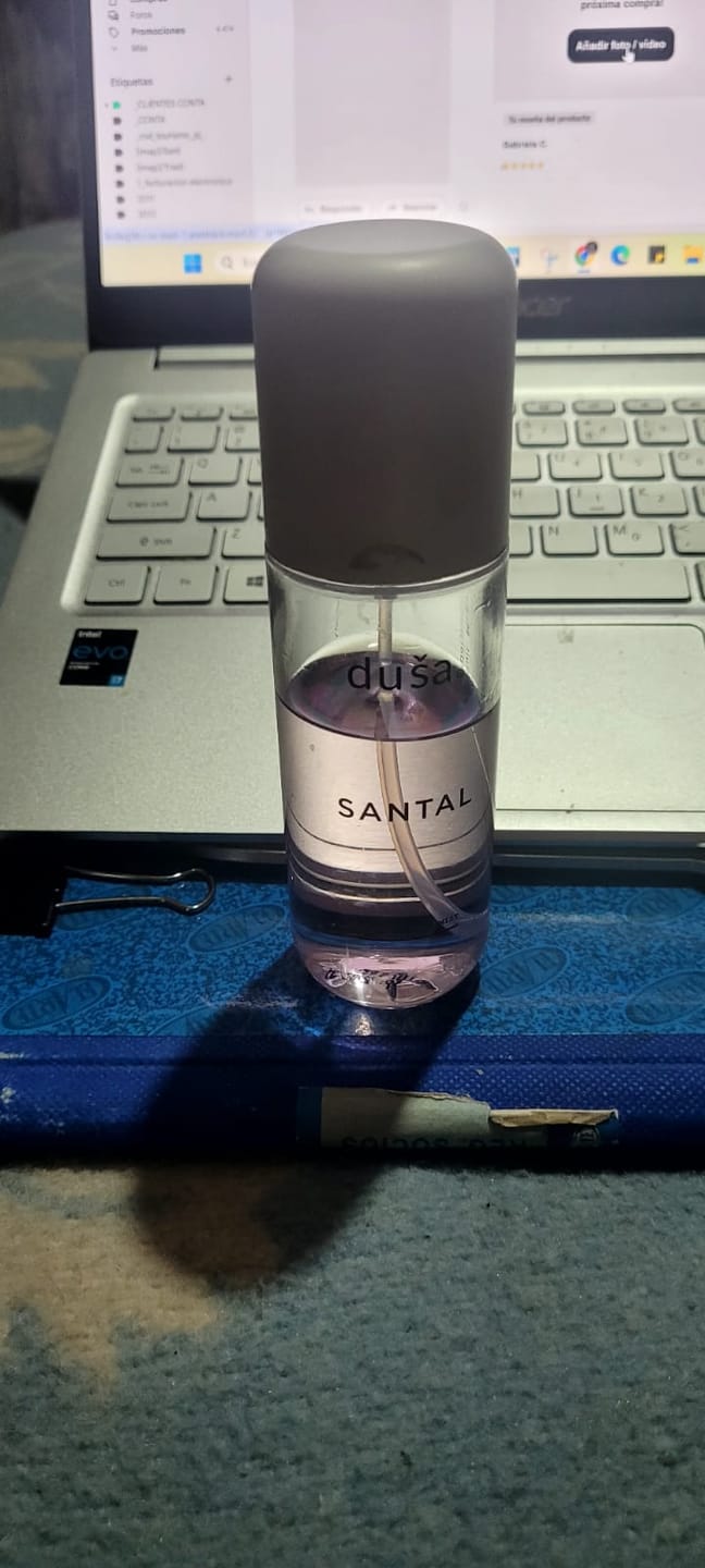 Customer photo review of SANTAL- Perfume para Cuerpo y Cabello - 100 ml |  Bruma Capilar y Corporal