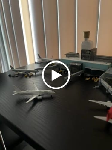 Customer video review of HERPA ITA A220-300 1/500 (**)