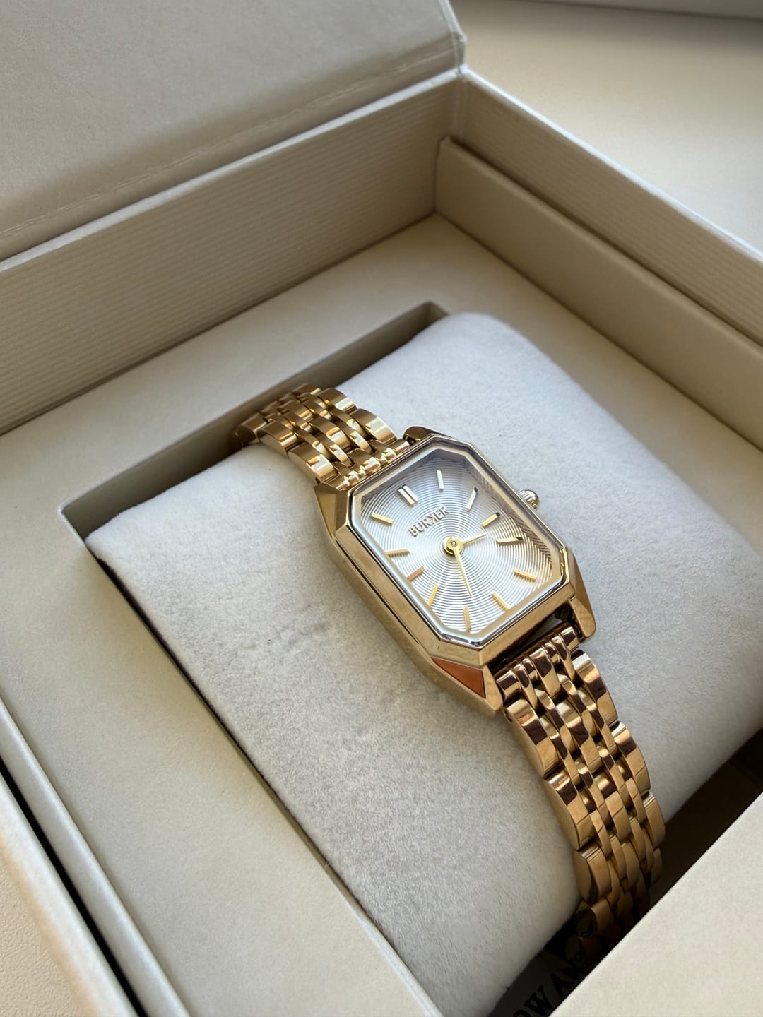 Customer photo review of Isabell Petite Gold
