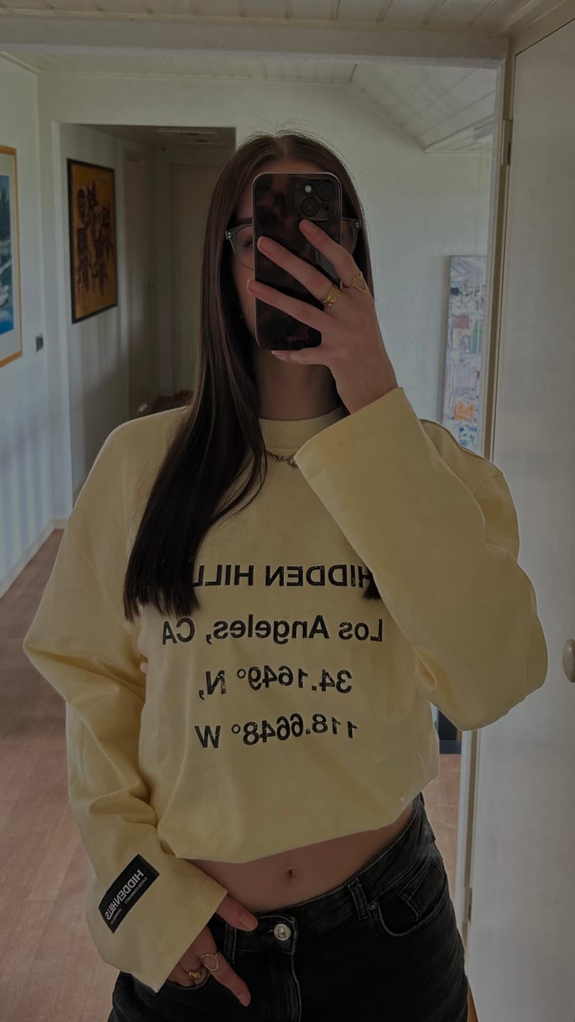 Customer photo review of VINTAGE LOGO LONGSLEEVE T-SHIRT BUTTER YELLOW
