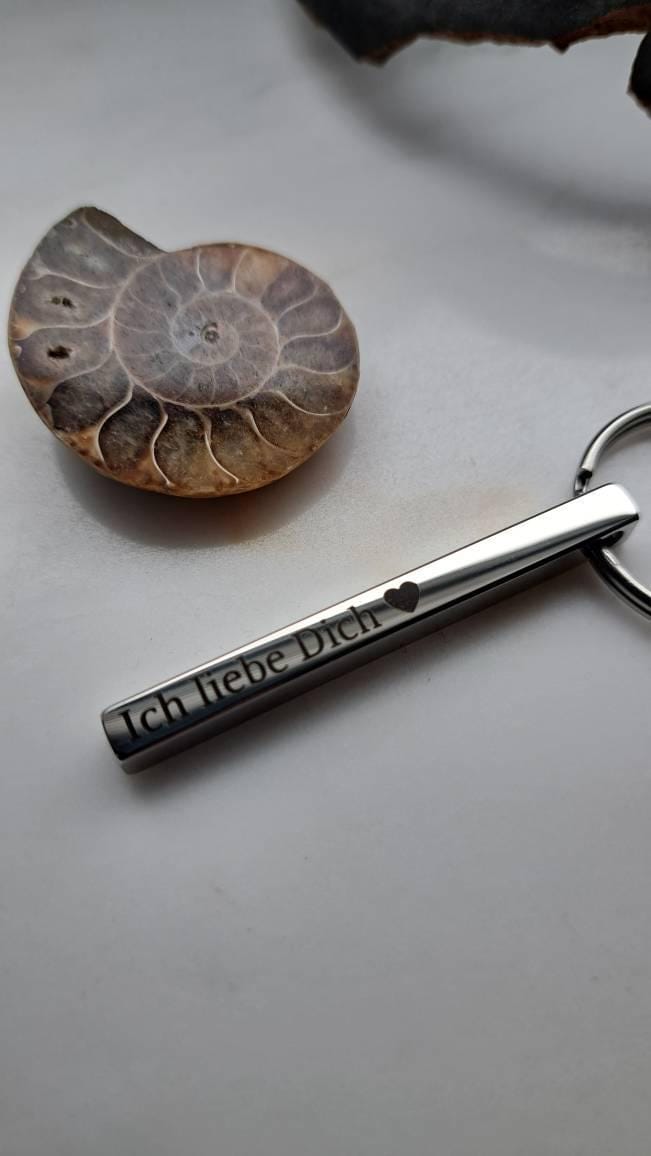 Customer photo review of Säulen Schlüsselanhänger mit Gravur