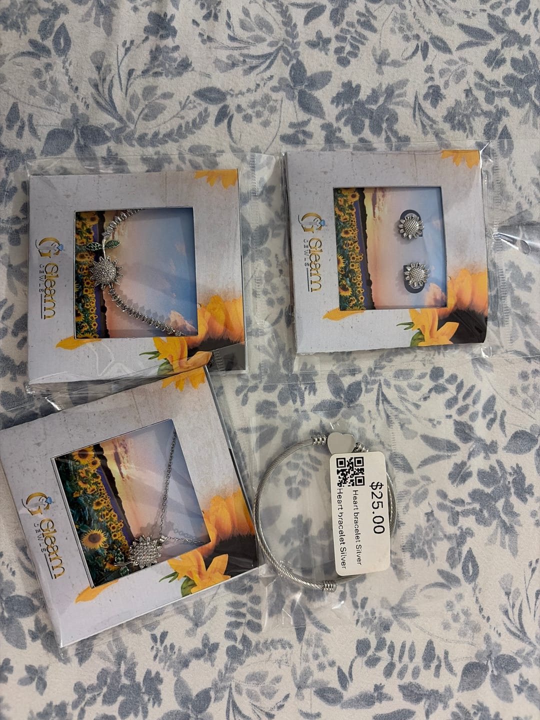 Customer photo review of Pantallas Girasol Elegante