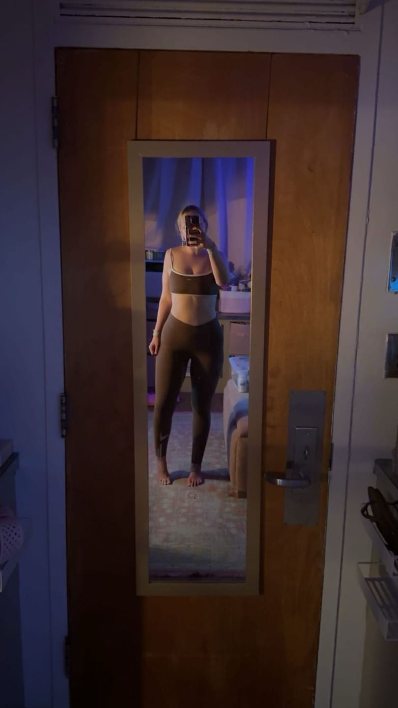 Customer photo review of The V Legging / Teddy