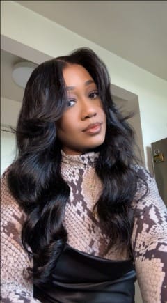 Customer photo review of Wavymy Layered Cut Loose Wave Pre-bleached Wear Go Glueless 7x5 Lace Closure Wigs 180% Density