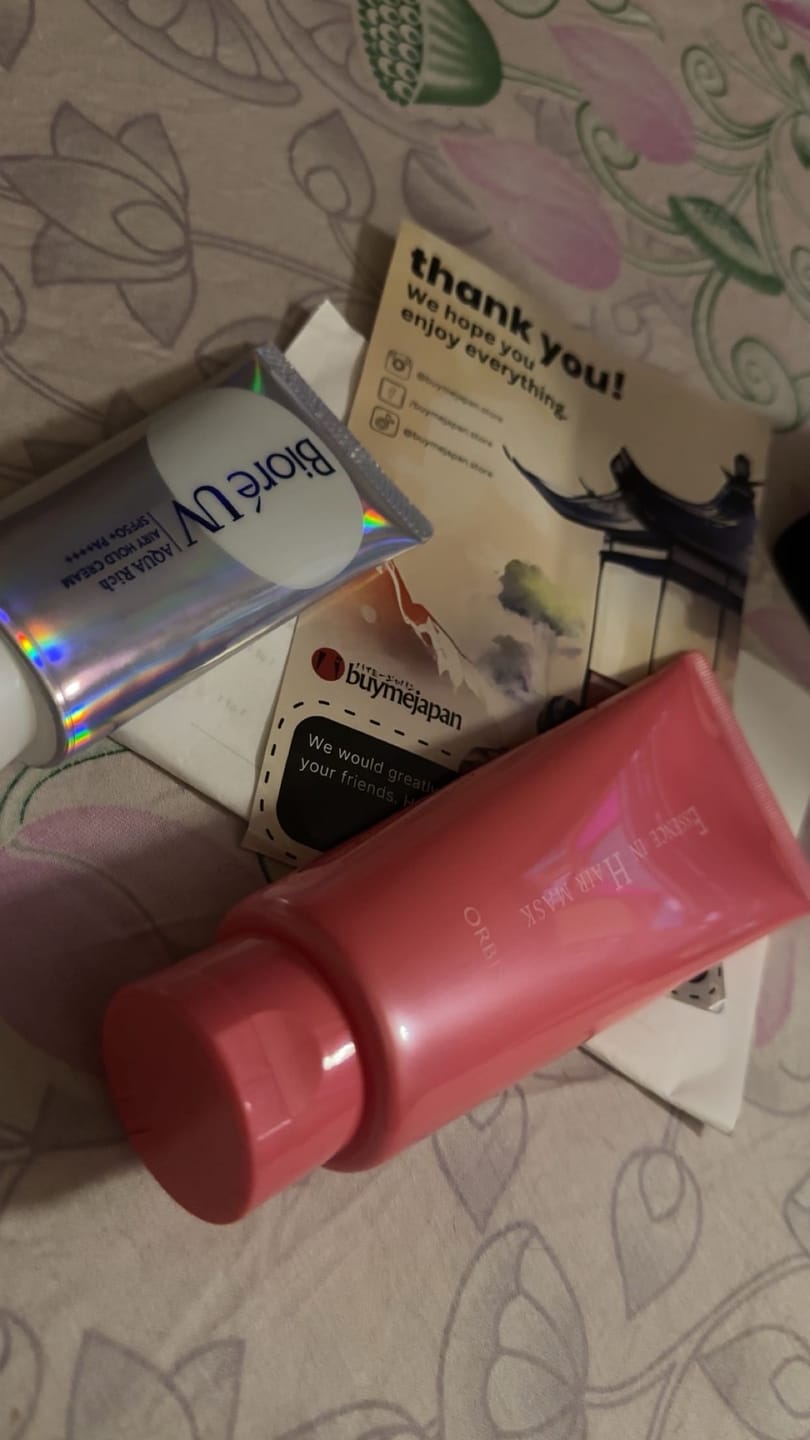 Customer photo review of Biore UV Aqua Rich Airy Hold Cream SPF 50+ PA++++ 70g