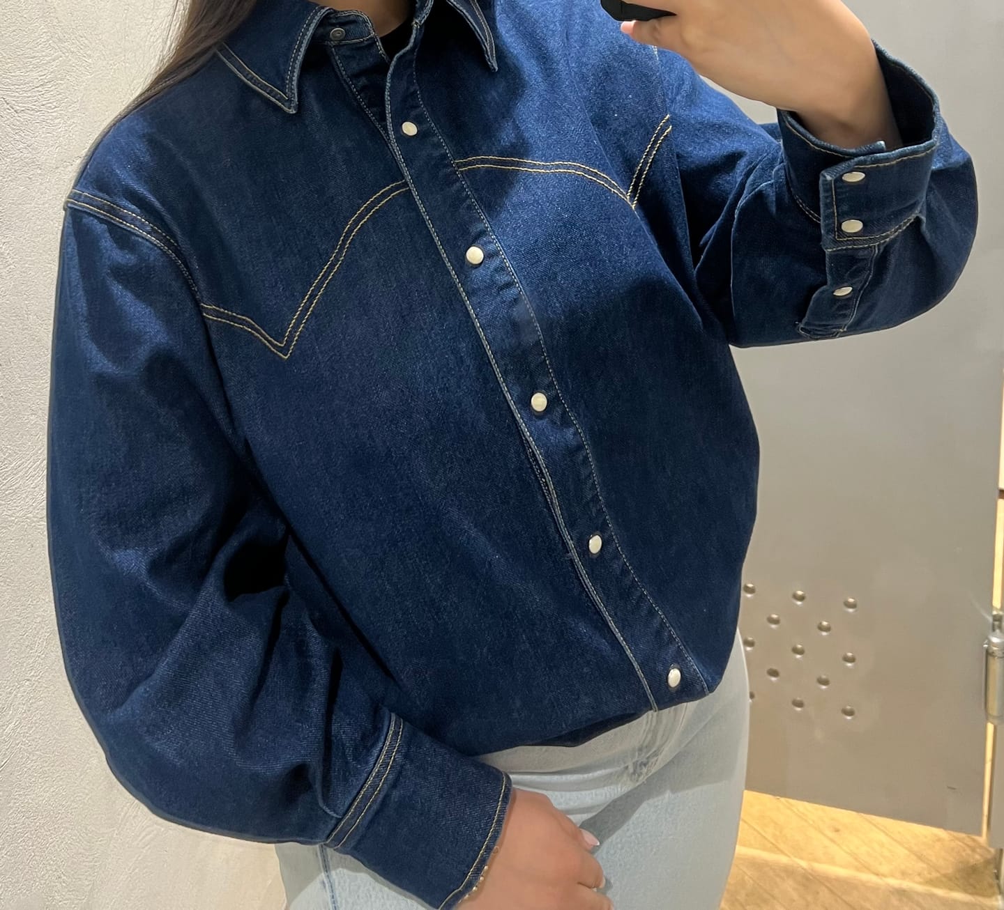 Customer photo review of חולצה מכופתרת ארוכה לנשים Western Denim