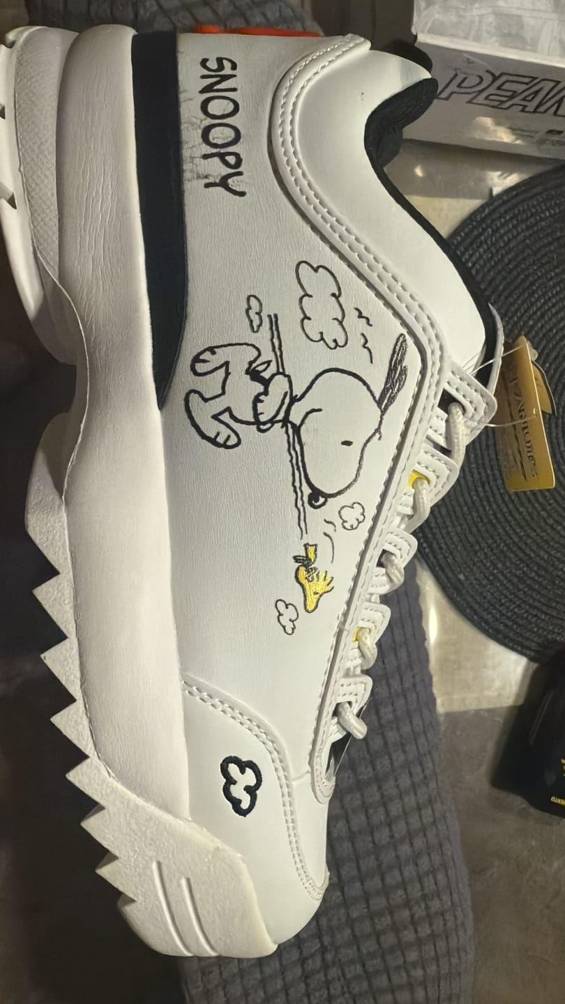 Customer photo review of Tenis Wicked Snoopy Follow Wmn