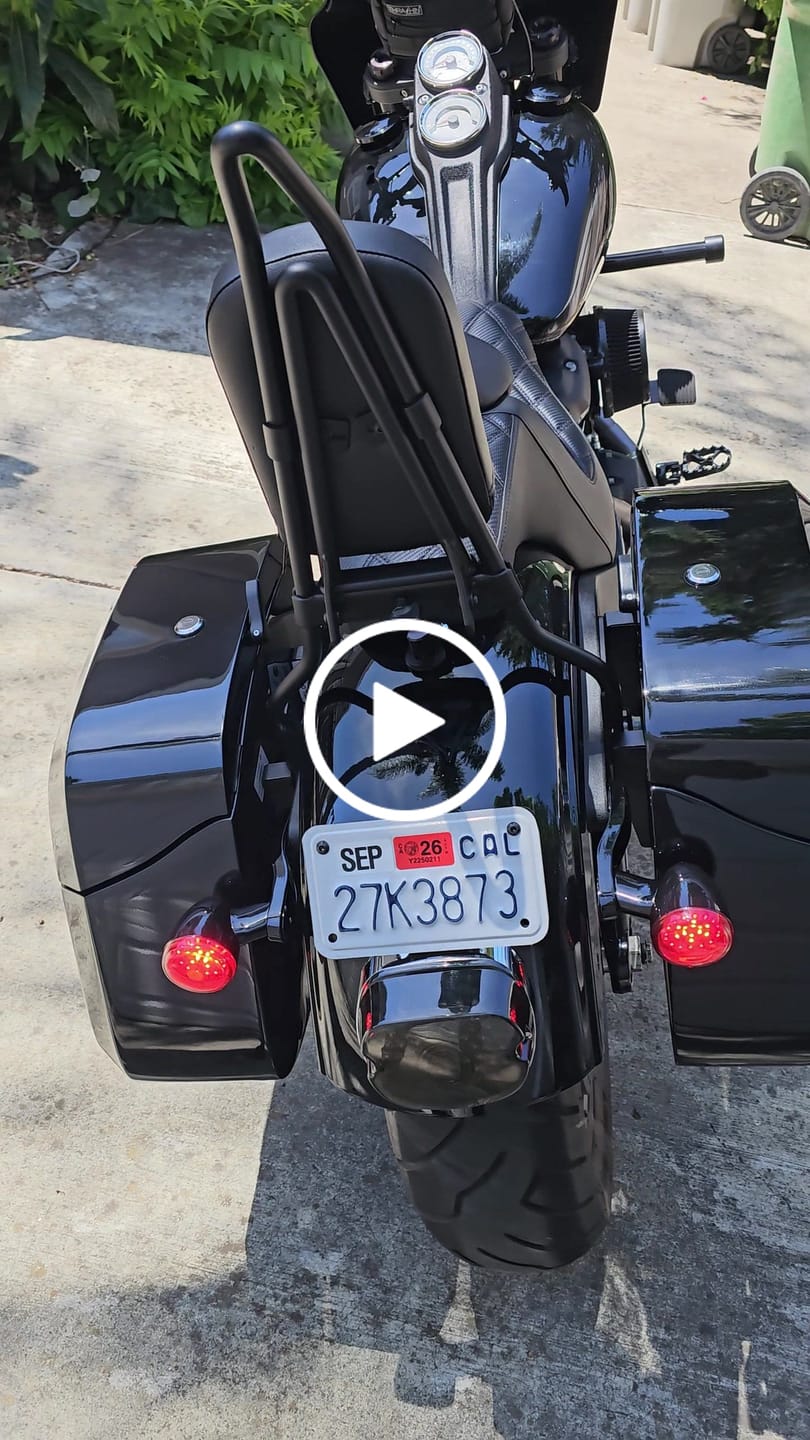 Customer video review of 40L - Lamellar Raven Extra Large Painted Motorcycle Hard Saddlebags for Harley Softail Low Rider S FXLRS