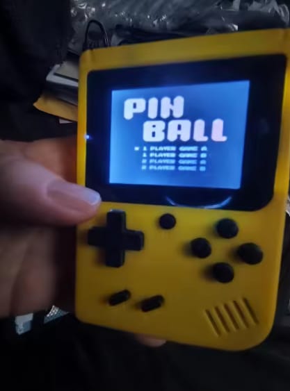Customer photo review of Retro Spielekonsole Handheld | 400 Spiele integriert