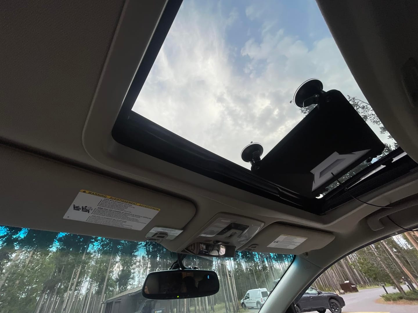 Customer photo review of Starlink Mini Suction Cup Mount with Protective Silicone Case, Shock-Absorbing Car Mount, Starlink Mini Accessories