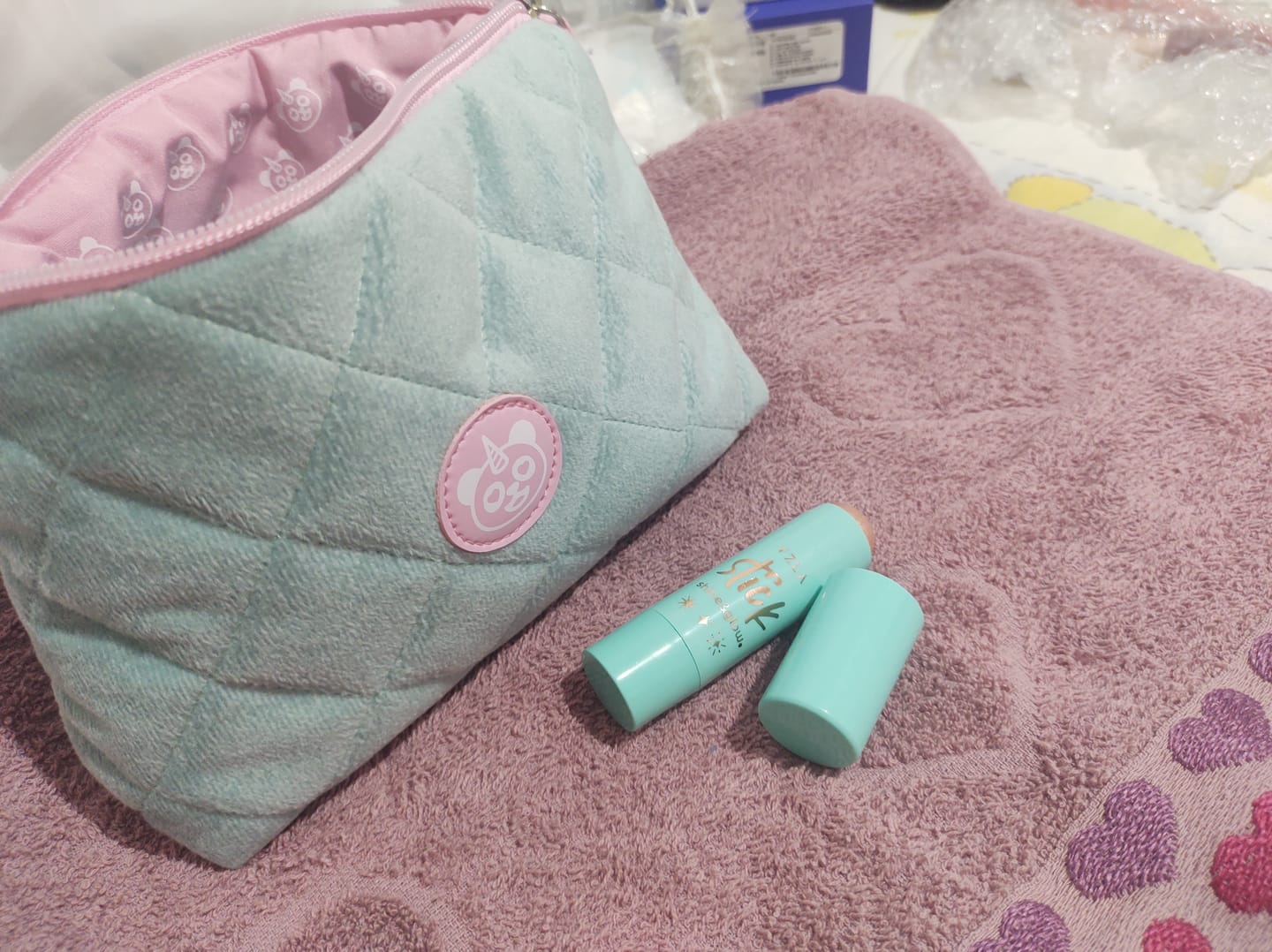 Customer photo review of Shine And Glow – Iluminador Em Stick – Vizzela