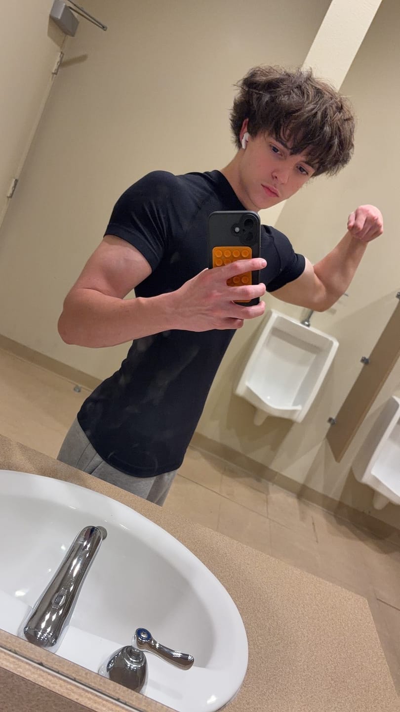Customer photo review of 475 SuperVillain Compression Tees