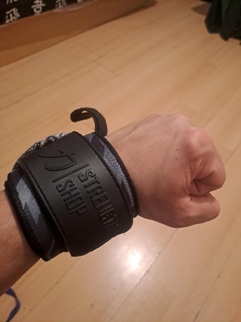 Customer photo review of Medium Wrist Wraps - Dark Camo print - IPF Approved – 30cm/60cm