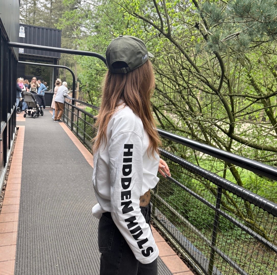 Customer photo review of LONGSLEEVE T-SHIRT WHITE