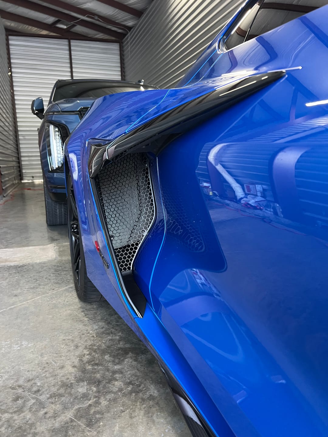 Customer photo review of Corvette C8 Z06 Aluminum Black Rear Side Intake Mesh Grille Inserts