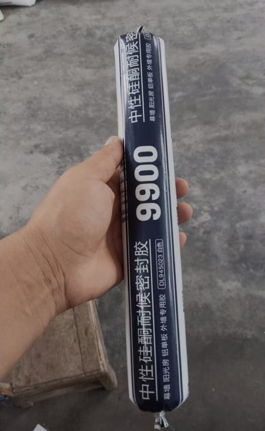 Customer photo review of High-Strength 9900 Structural Silicone Sealant – Outdoor Weatherproof Adhesive for Windows & Doors