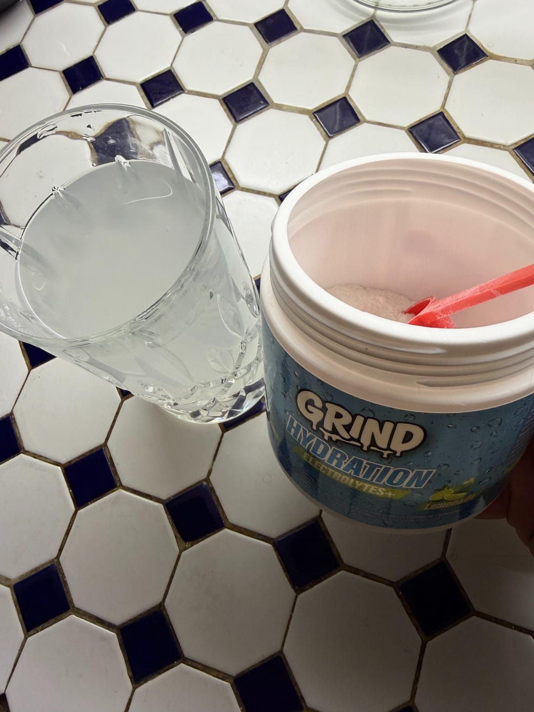 Customer photo review of Grind Hydration | Electrolitos Premium – 60 Porciones ( Sabor Limonada)