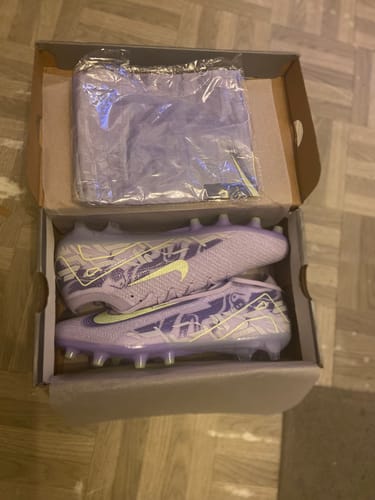 Avis photo d'un client sur Air Zoom Mercurial Vapor 16 AG United - Purple Agate/VIOLET//Jaune Fluo
