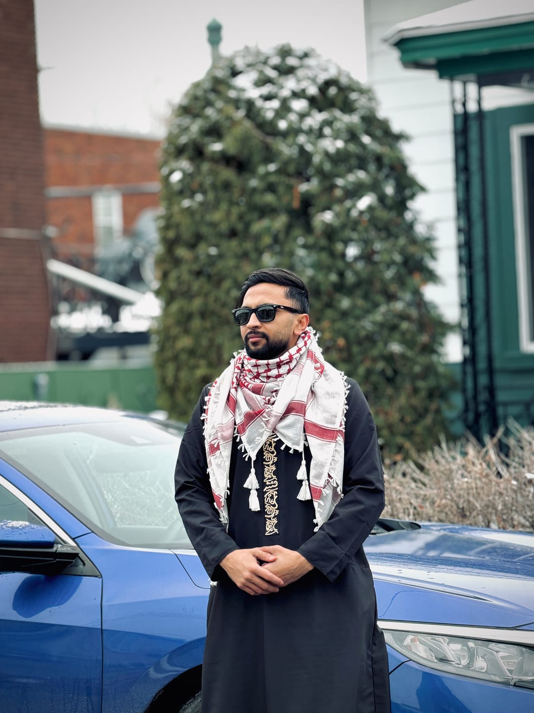 Customer photo review of Emirati Thobe Embroidered - Black
