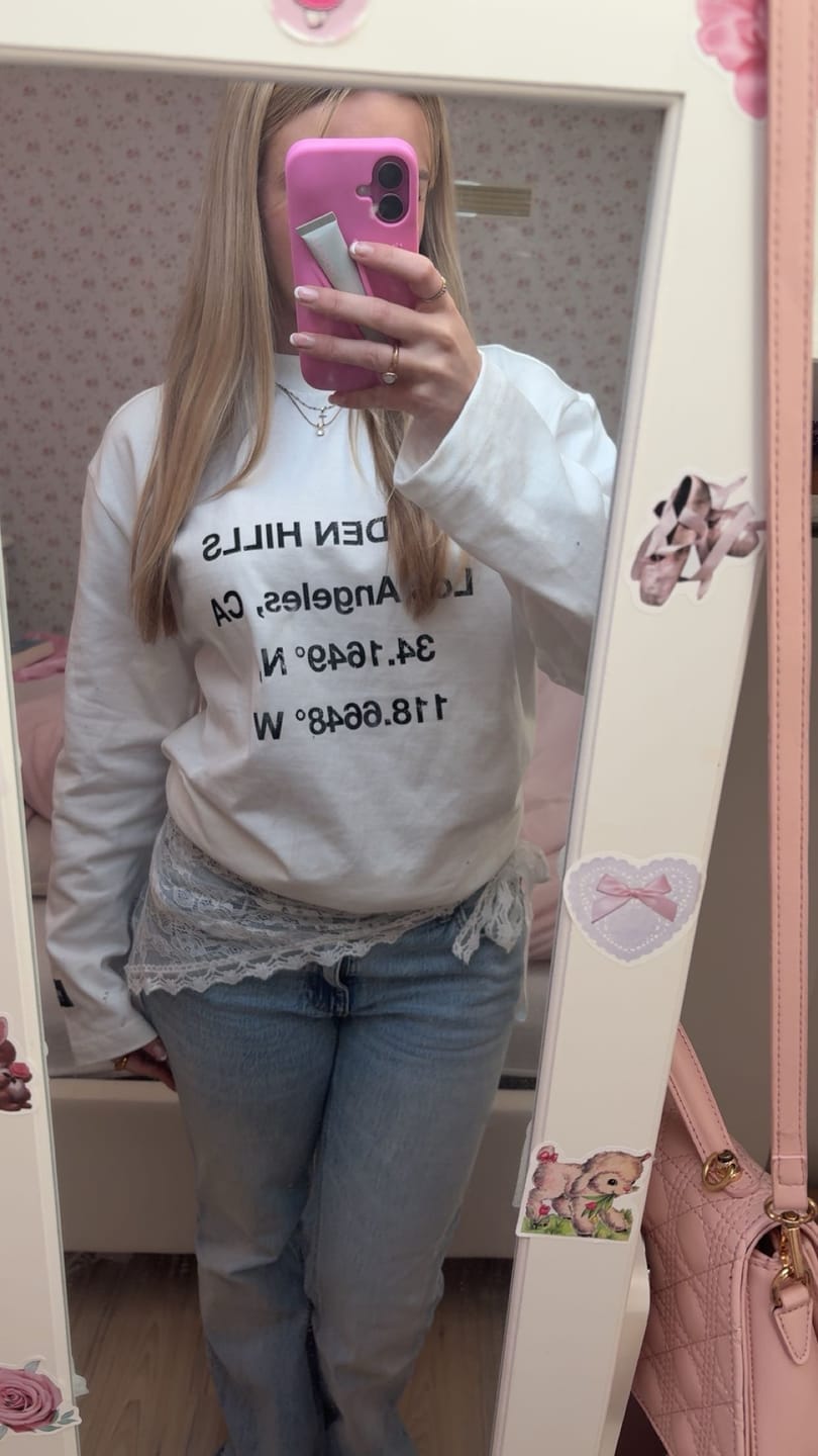 Customer photo review of VINTAGE LOGO LONGSLEEVE T-SHIRT WHITE
