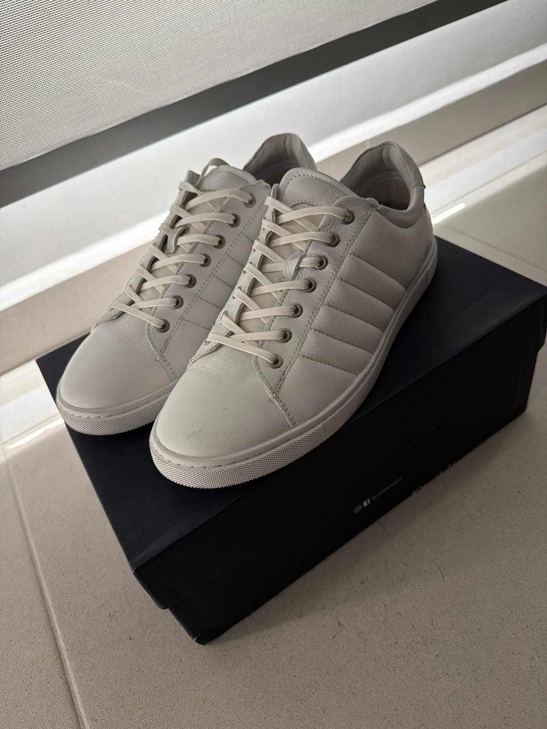 Customer photo review of SNEAKER CASUAL PIEL BLANCO