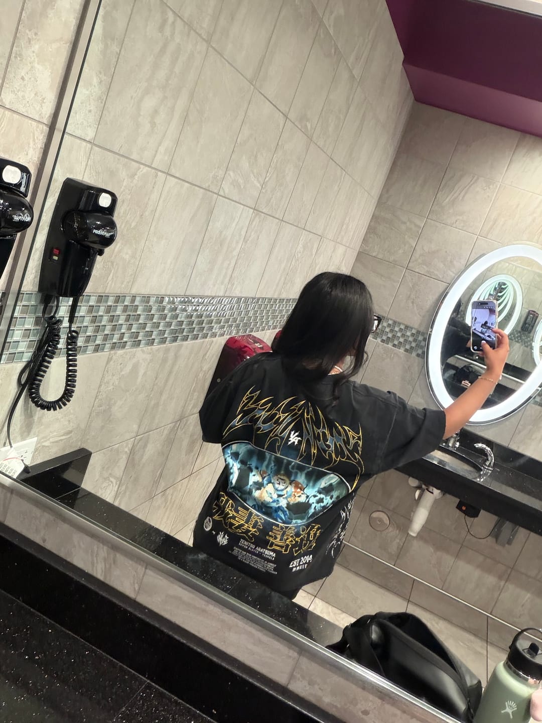 Customer photo review of 4297 - Demon Slayer: Kimetsu no Yaiba - Anime Tees