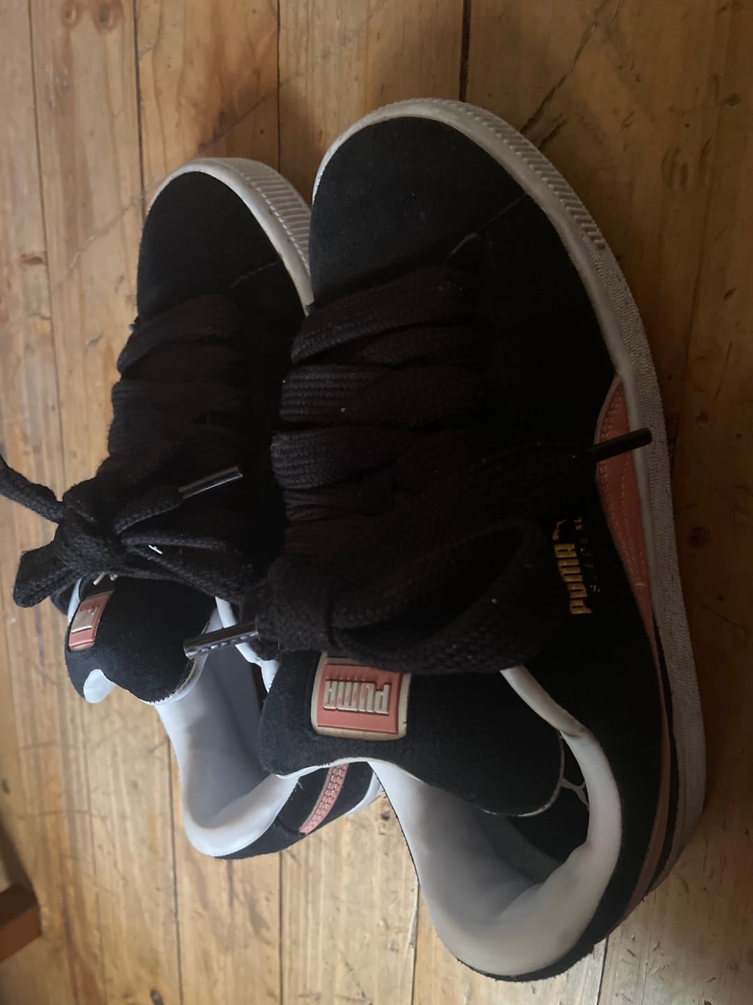 Customer photo review of Zapatilla Puma Suede Xl Mujer Negro