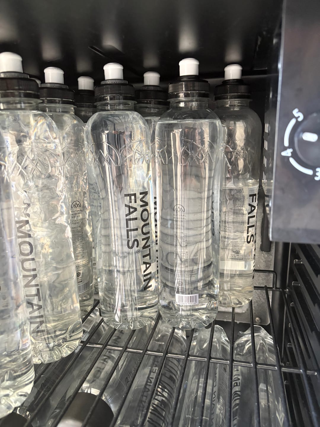 Customer photo review of Signature PET 750ml Sports Cap - Still Mineral Water