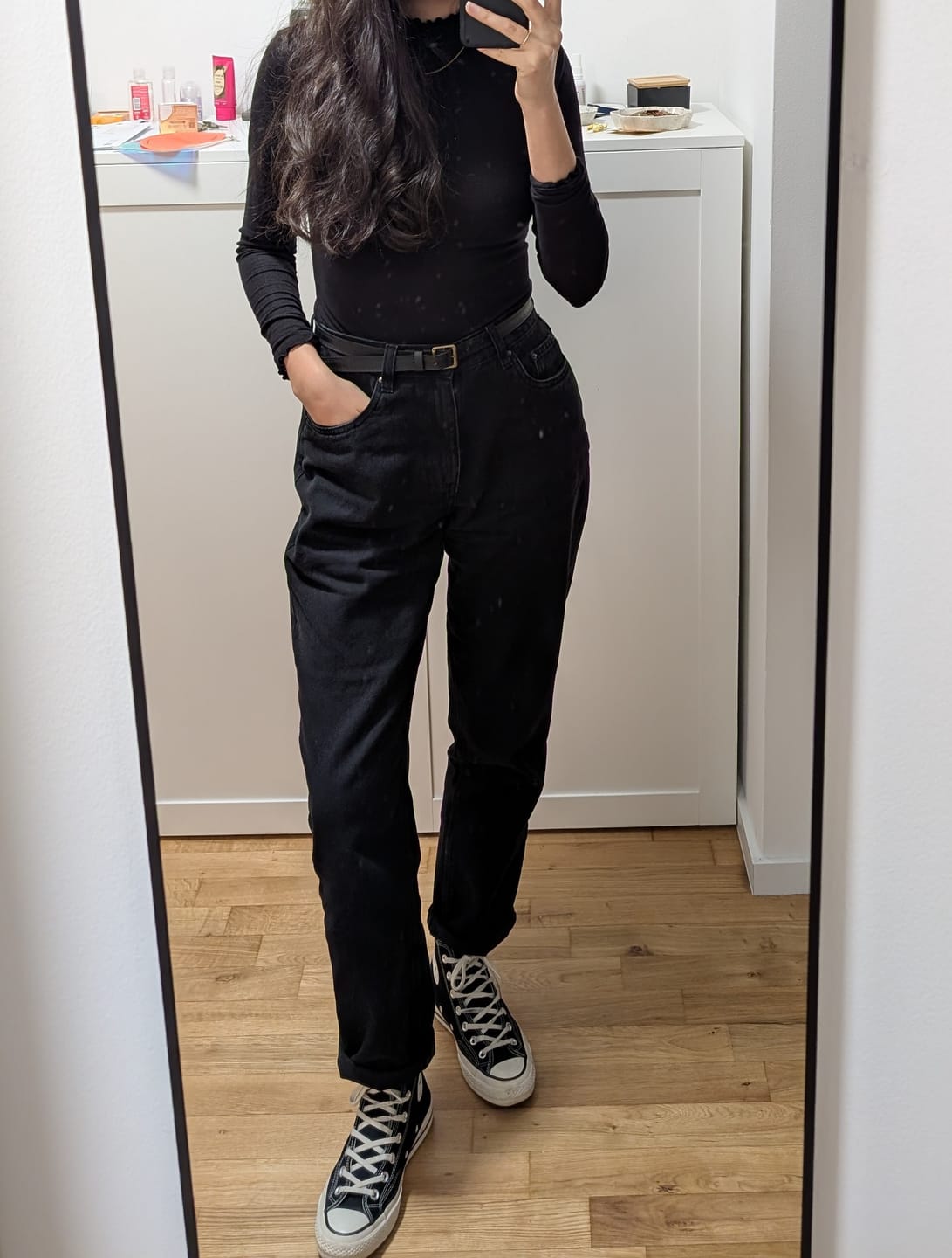 Customer photo review of Calça Jeans Mom Jequitibá Preta