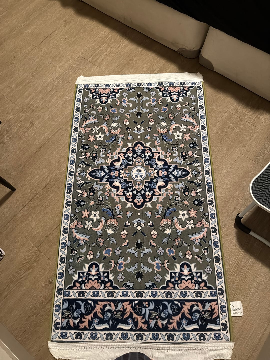 Customer photo review of Masjid-e-Nabawi Mosque Padded Prayer Mat