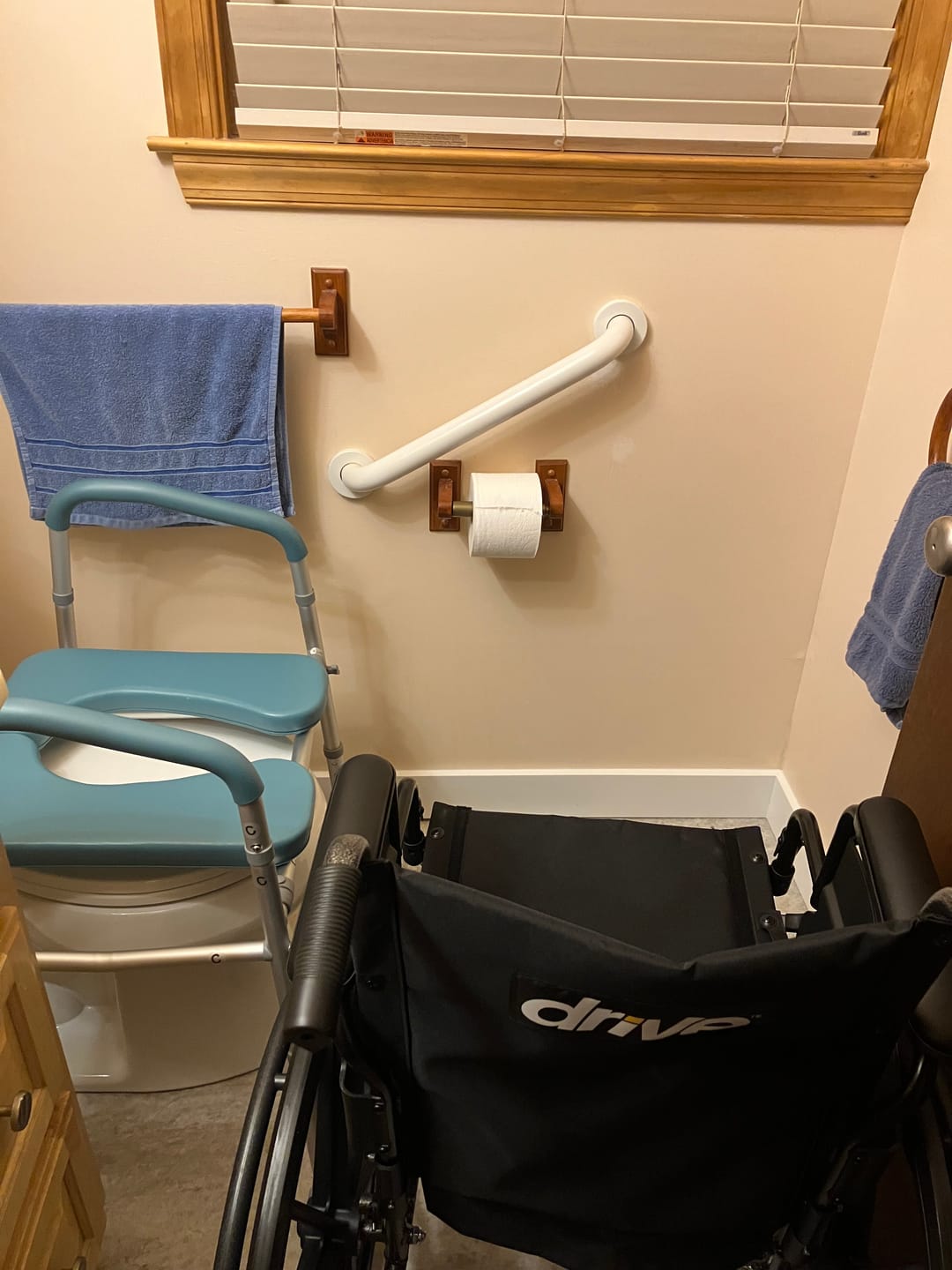 Customer photo review of Raised Toilet Seat (400lb)