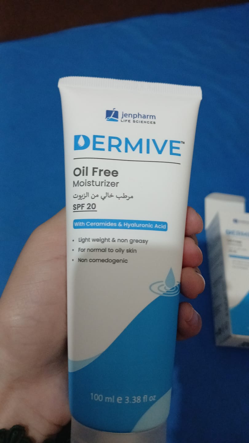 Customer photo review of Dermive Oil Free Moisturizer