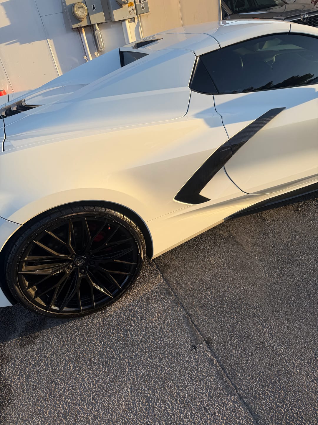 Customer photo review of Corvette C8 Stingray DRY CARBON FIBER Door Garnish