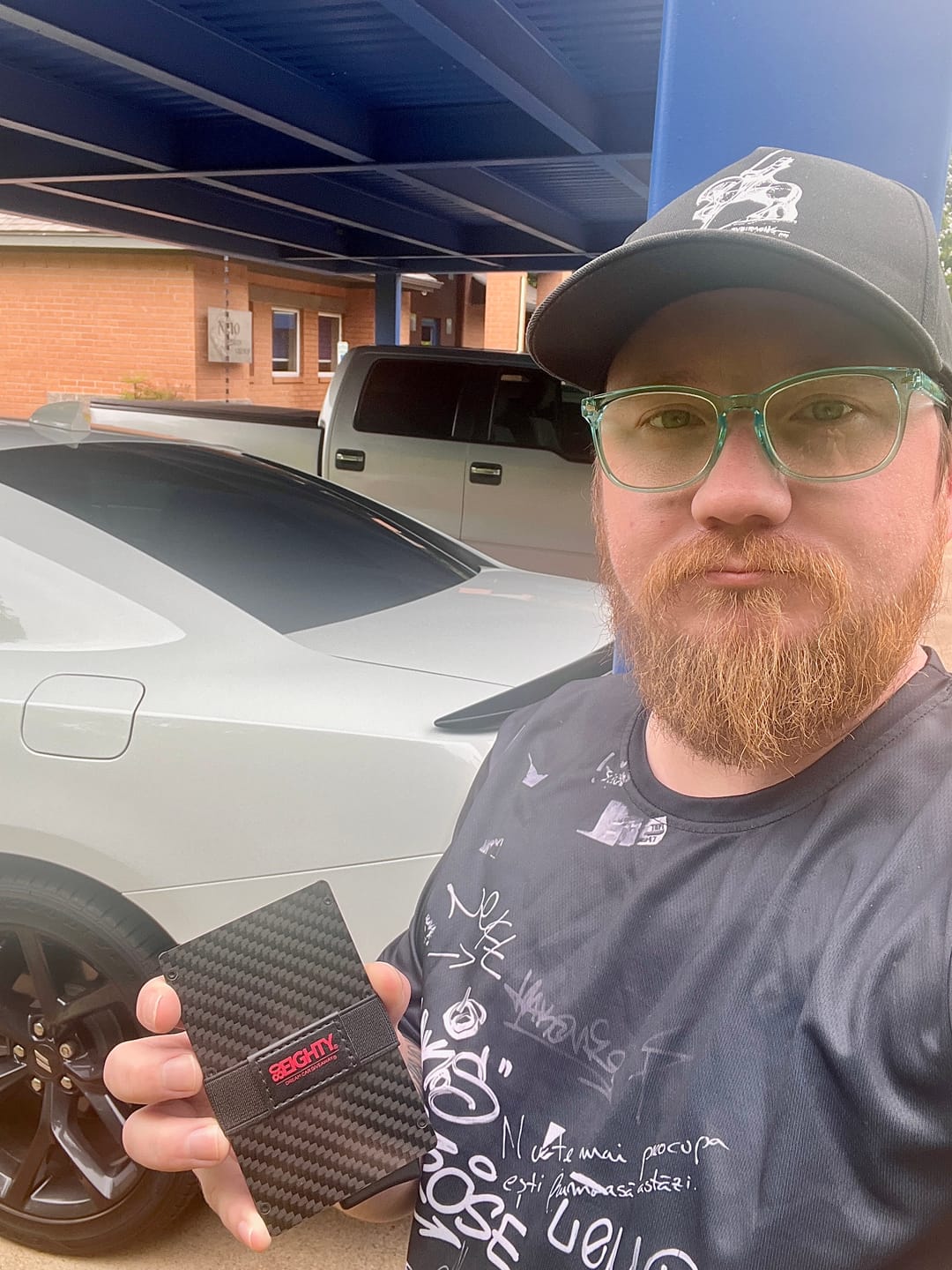 Customer photo review of 80Eighty® Minimalist Carbon Fiber Wallet
