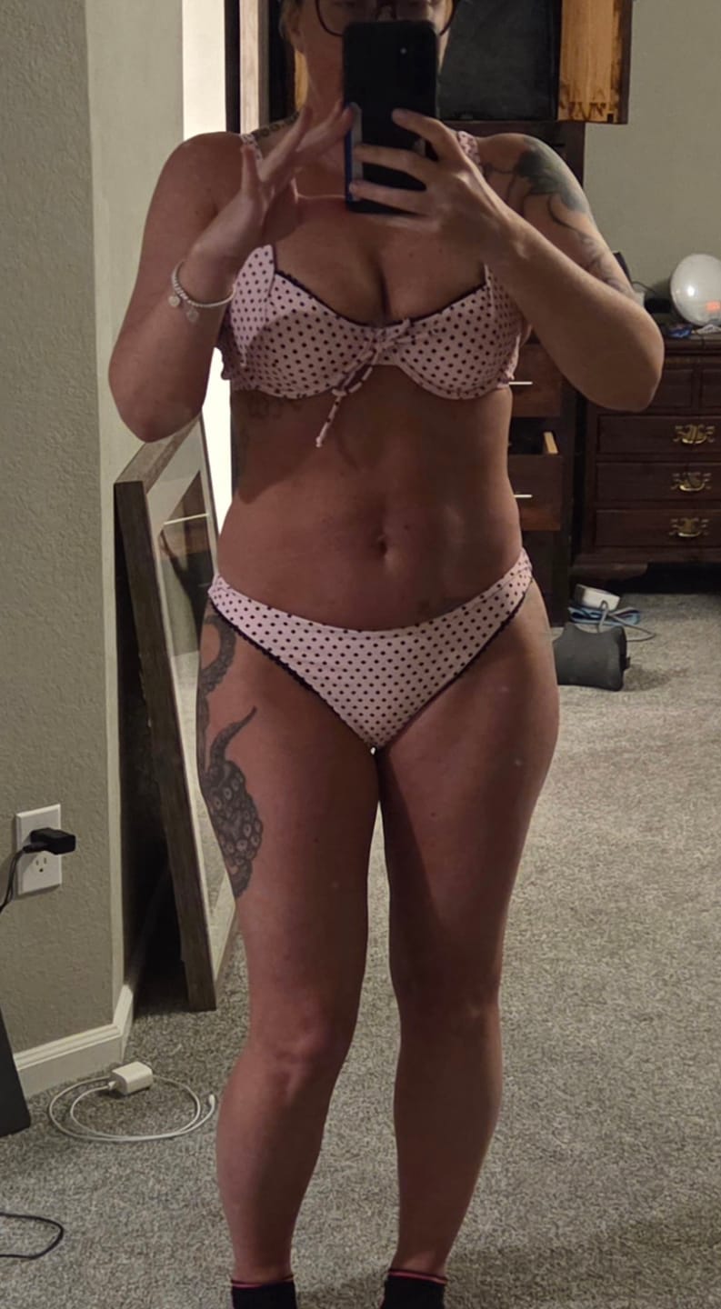 Customer photo review of Seamolly Polka Dot Lace Bowknot Underwire High Leg Bikini Set