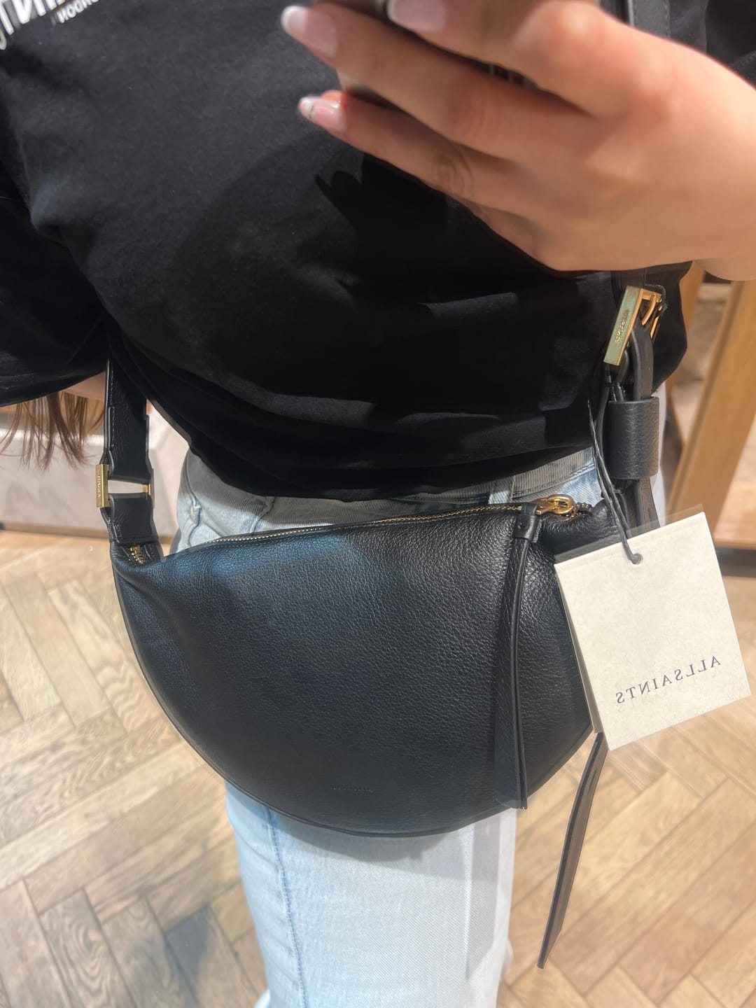 Customer photo review of תיק צד לנשים Half Moon