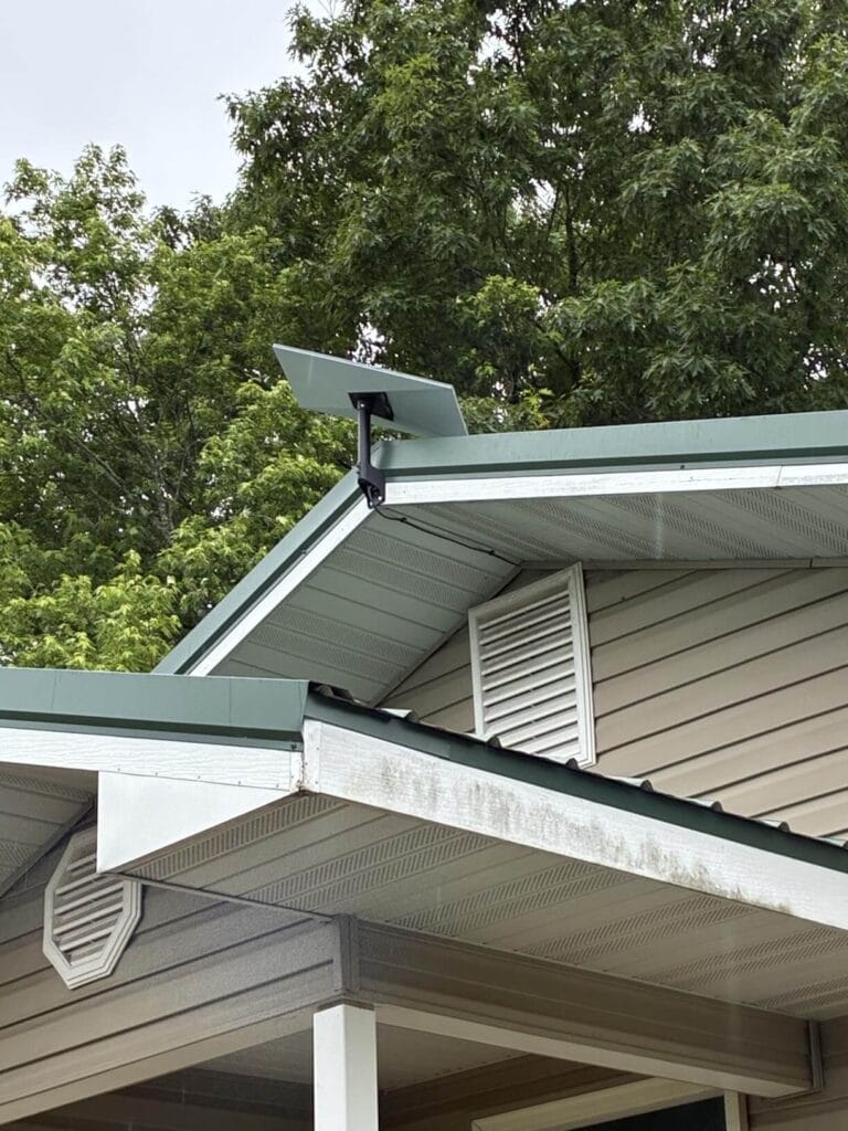 Customer photo review of Starlink Gen 3 Adjustable Wall & Roof Mount Kit for Standard 4 / 4X