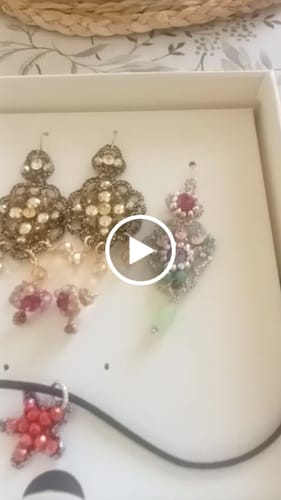 Customer video review of Orecchini Macaron
