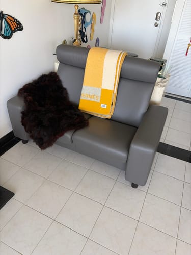 Customer photo review of HERMES WOOL RIVIERA THROW BLANKET