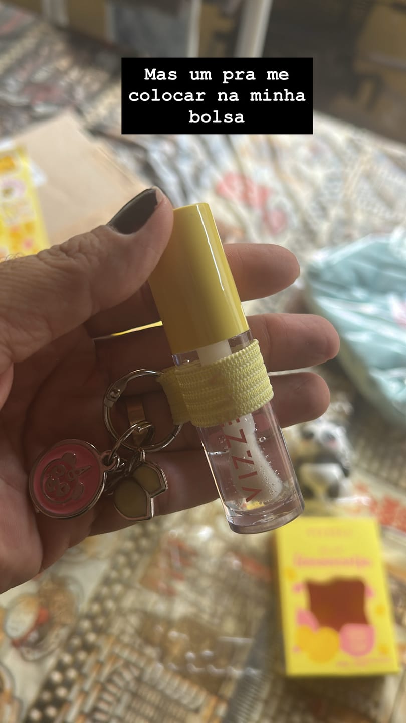 Customer photo review of Lip Oil Limoncello – Vizzela