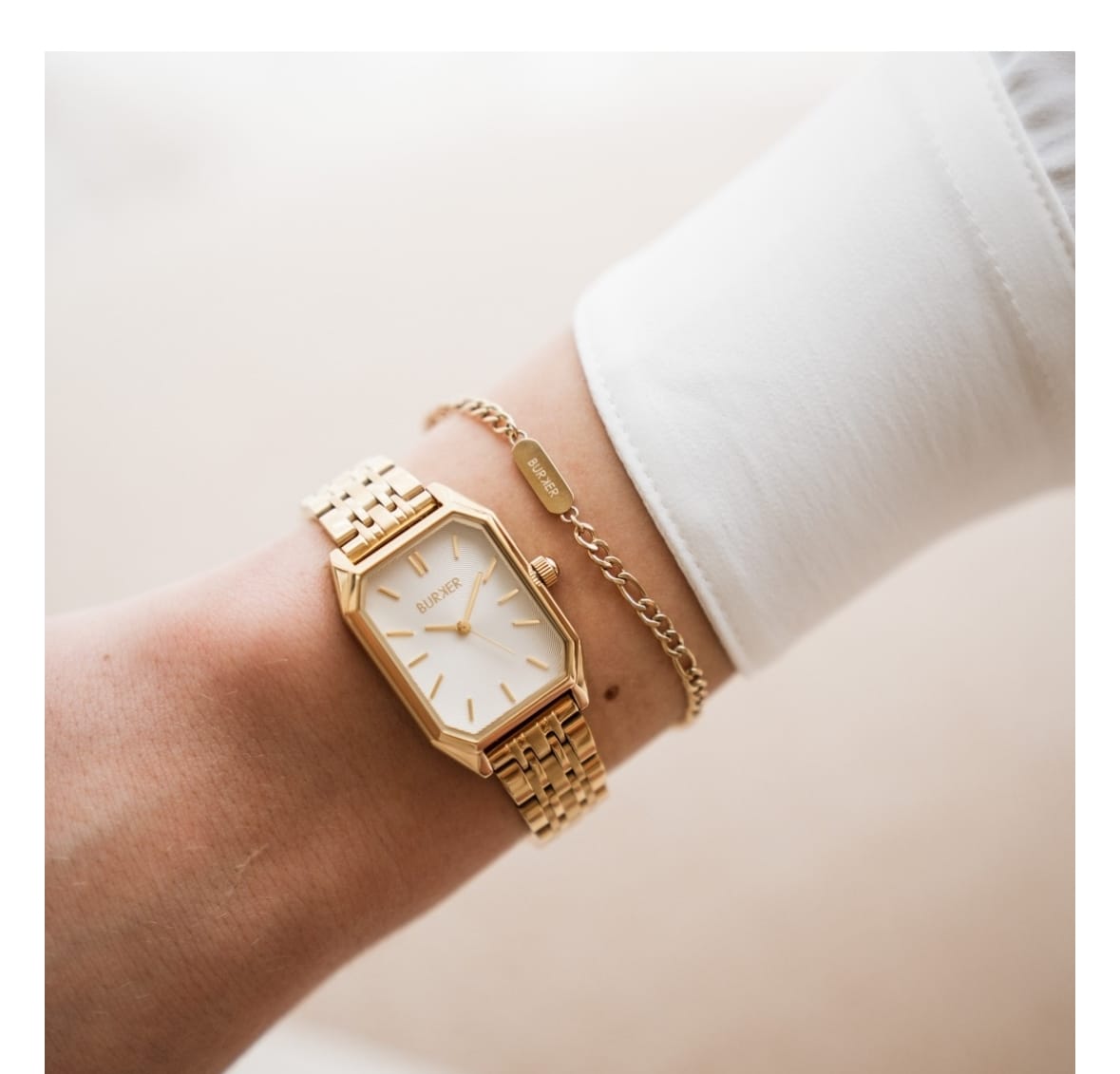Customer photo review of Isabell Petite Gold