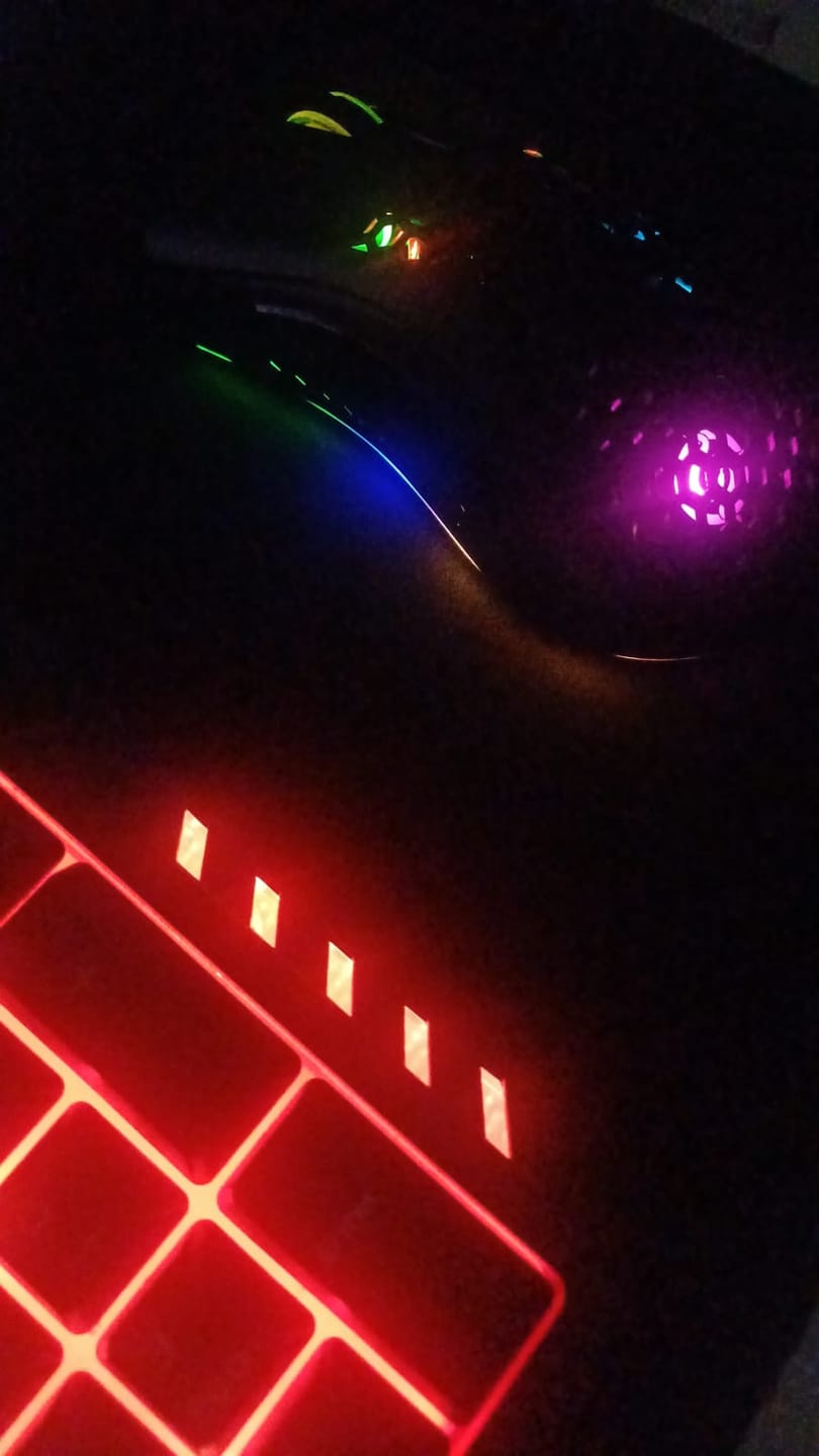 Customer photo review of Mouse gaming wireless Timebox, ultrausor 95g, FastCharge, USB, 4 GHz, Negru
